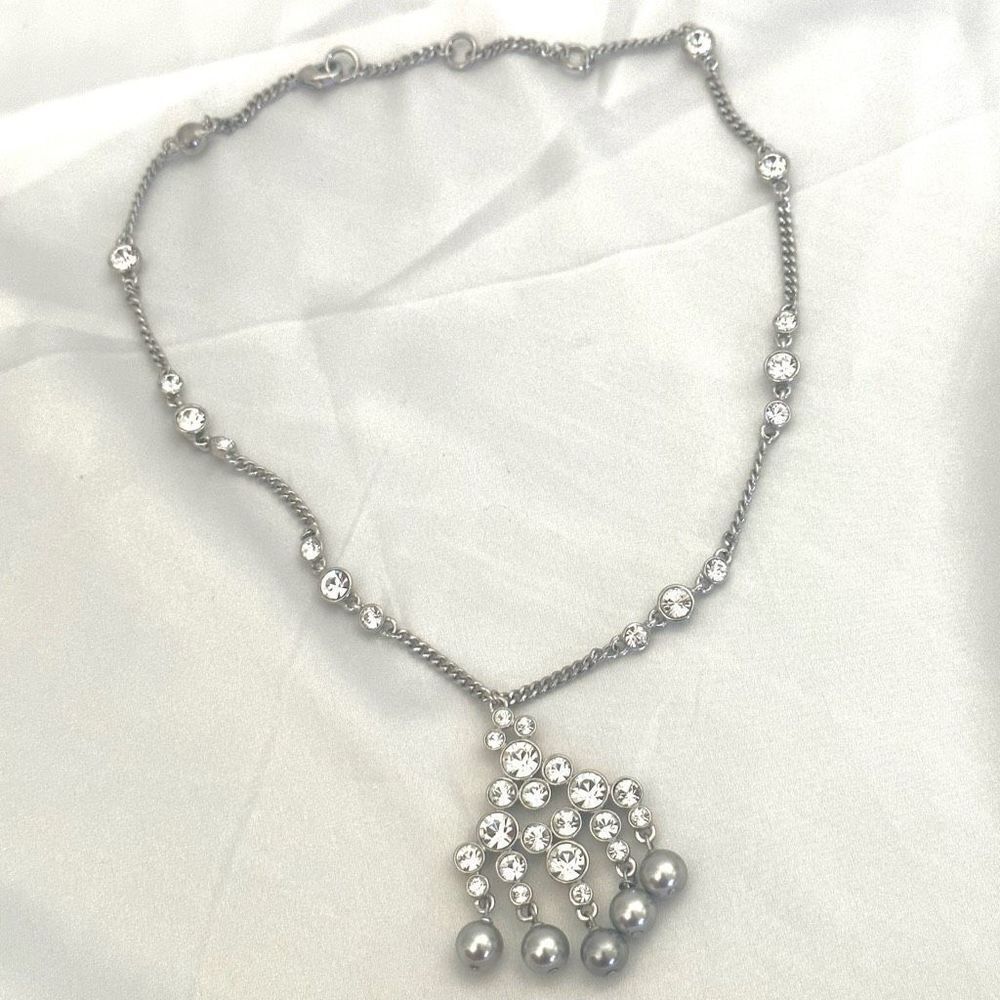 Givenchy rhinestone grey faux pearl pendant necklace - Picture 5 of 12